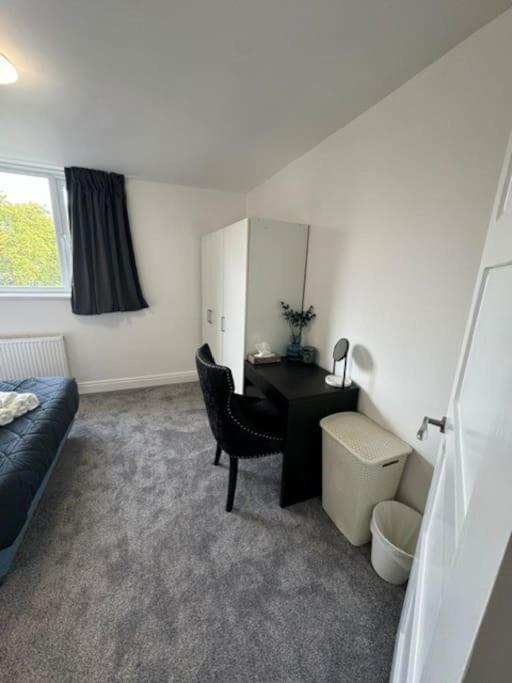 Stylish 2-bedroom Duplex Sleeps 6 Apartament