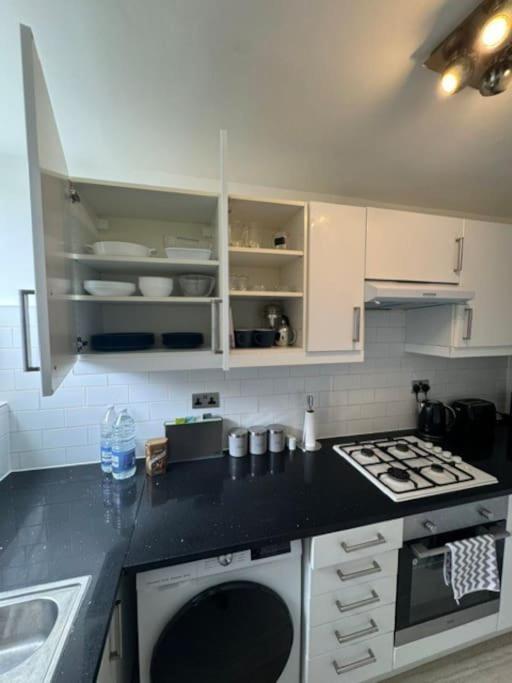 Stylish 2-bedroom Duplex Sleeps 6 Londra
