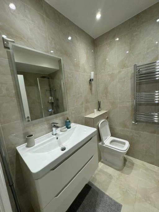 Appartamento Stylish 2-bedroom Duplex Sleeps 6 *