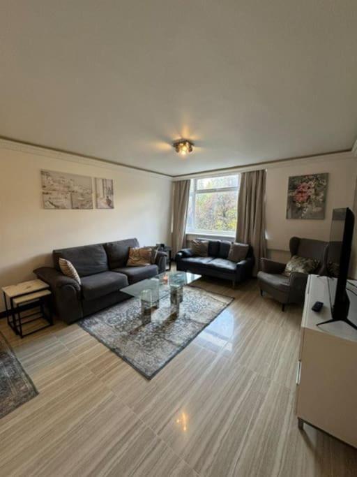 Stylish 2-bedroom Duplex Sleeps 6 * Londra